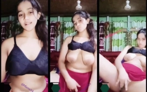 Horny Desi Girl Fingering