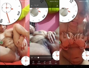 Horny Desi Boudi Shows Boobs and Fingering Part 2